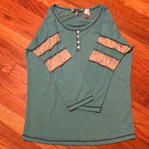 ♦️3 for $15♦️ BKE turquoise lace top